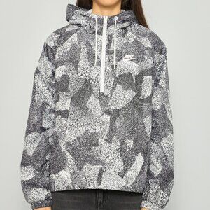 NIKE Women's Black and White Print Popover Hoodie Windbreaker Jacket size medium